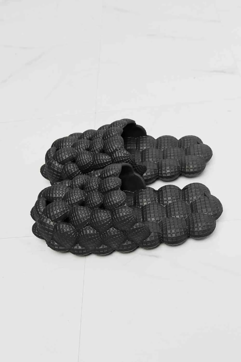 TEEK - Laid Back Bubble Slides in Black